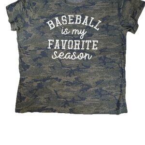 Women’s Camo Baseball T-Shirt. Size 2XL. Crew Neck.